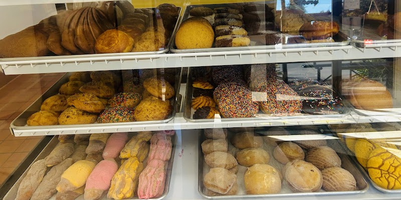 La Reyna Bakery photo 2