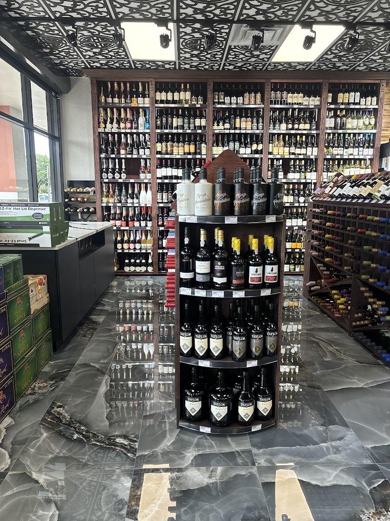 Bull Liquors & Cigar photo 5