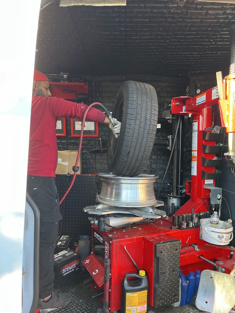 Photo of Sami’s Mobile Mechanics ( NEW TIRES, JUMP START, LOCK OUTS AND OIL CHANGE )