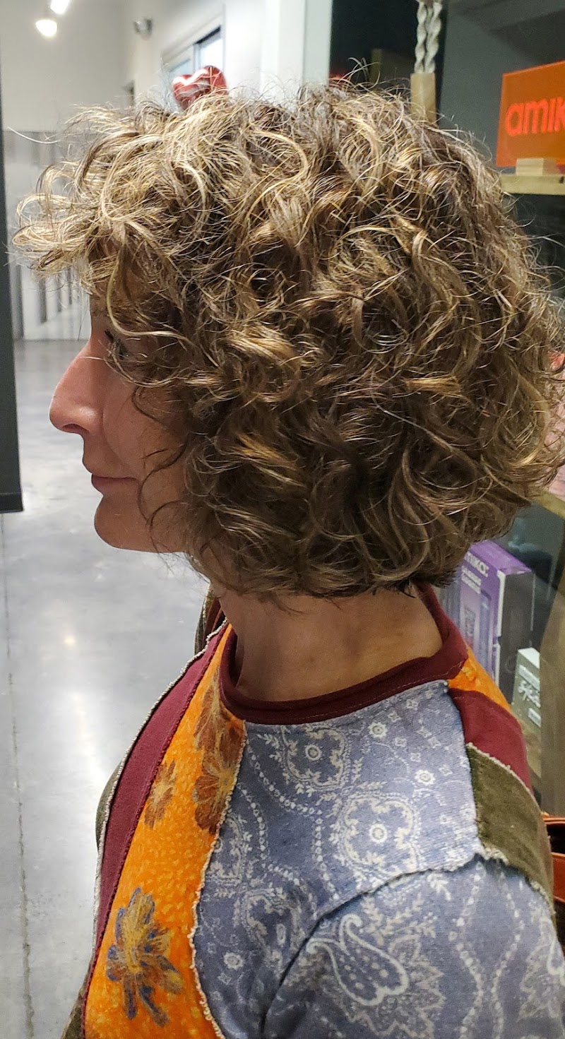 MK Pro Salon photo 3