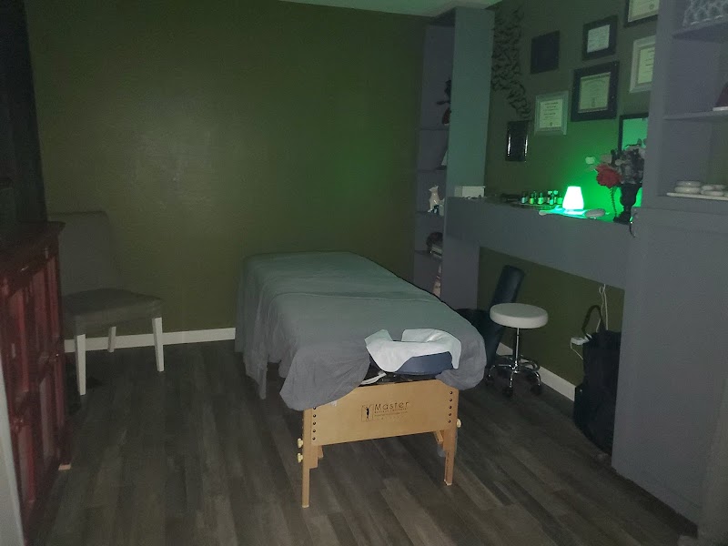 A Chick and Her Massage Table photo 5