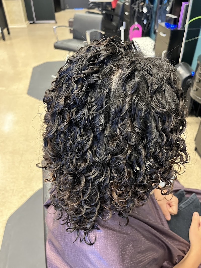 Always Sitting Pretty Beauty Salon photo 4