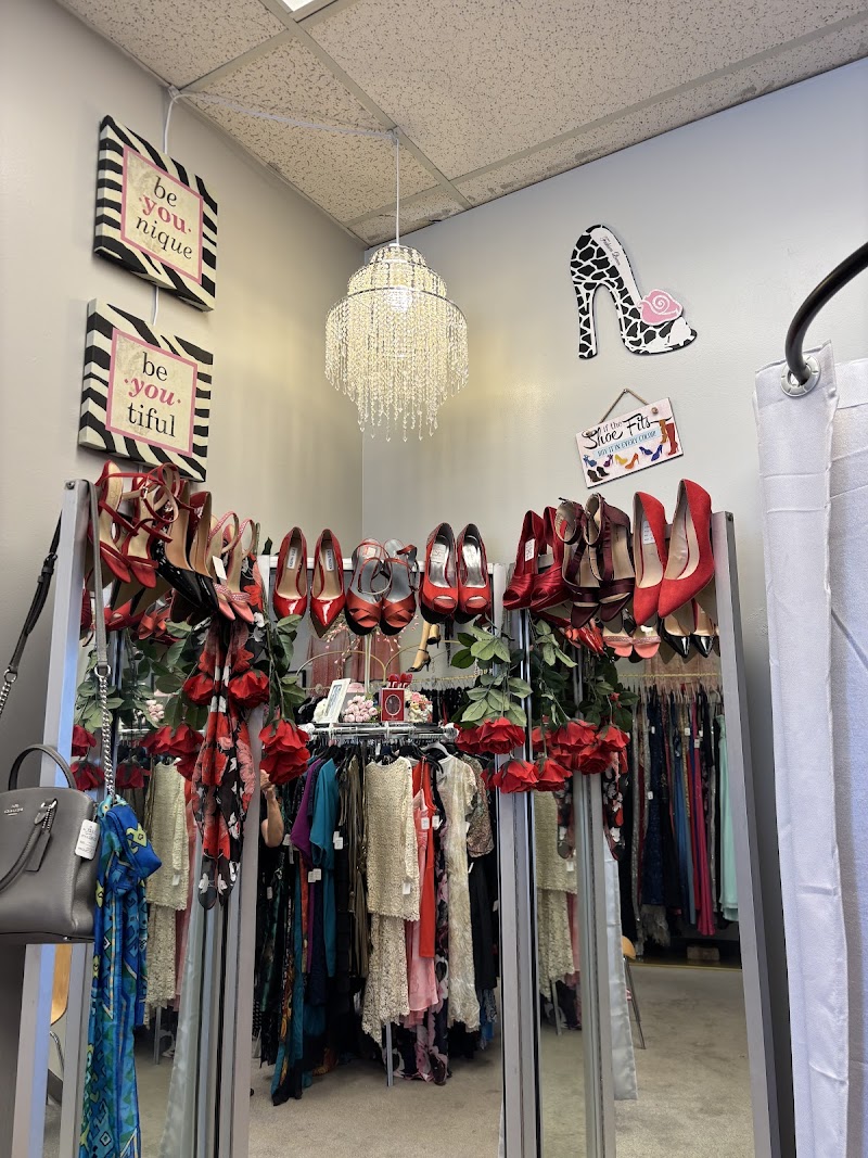 Lisa's Luxury Resale photo 2