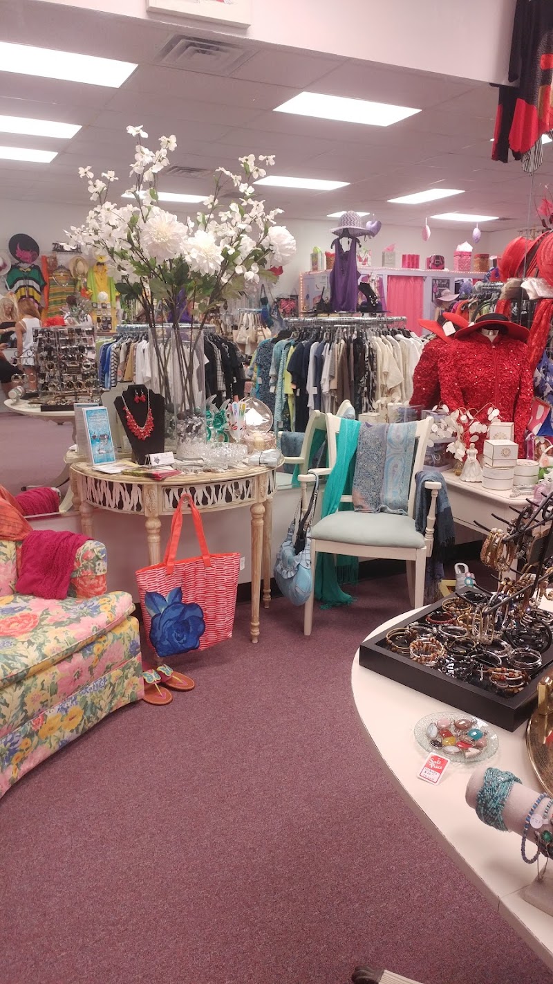 Lisa's Luxury Resale photo 5