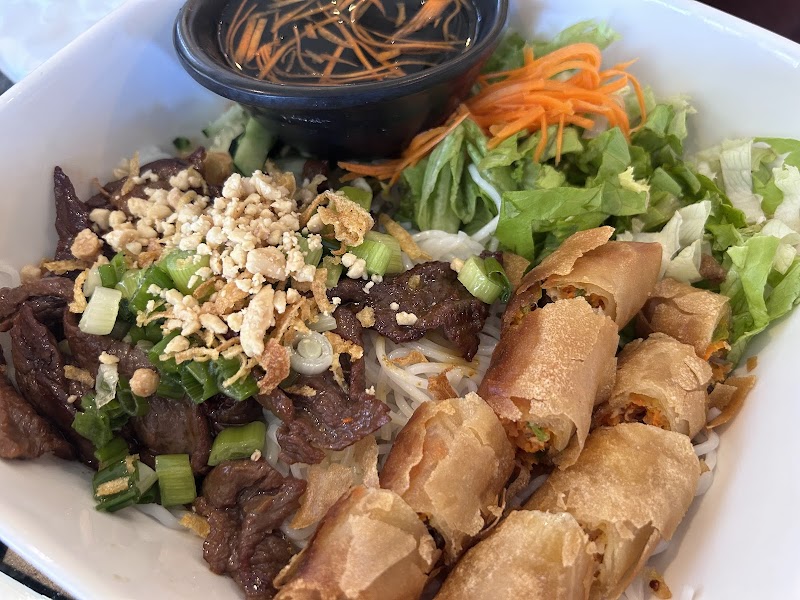 Pho Chandler photo 3