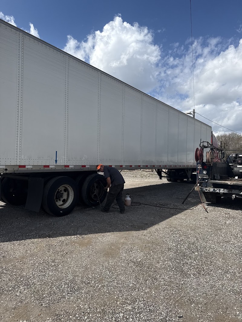 Bargain Mobile Commercial Tires Road Service photo 2