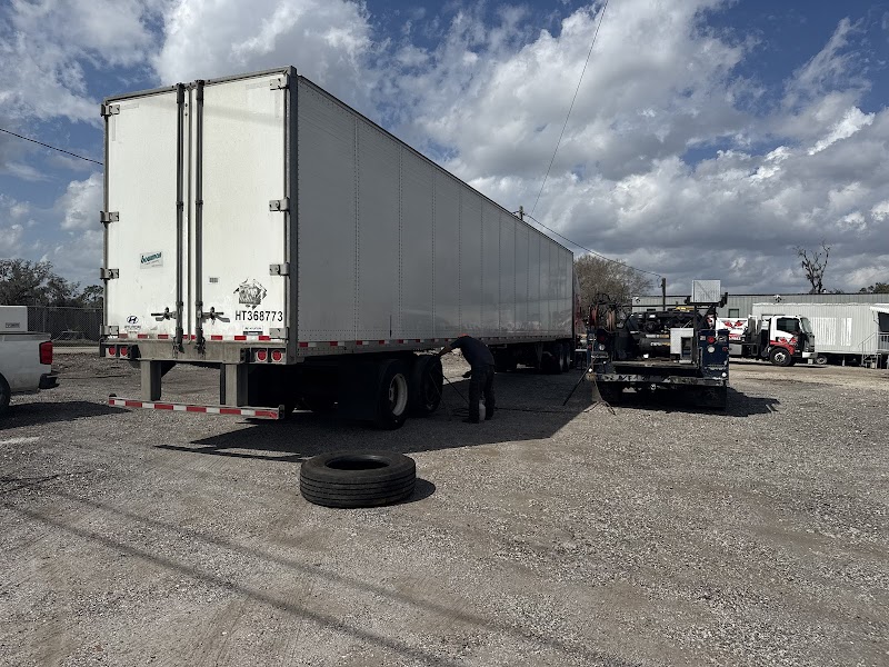 Bargain Mobile Commercial Tires Road Service photo 4