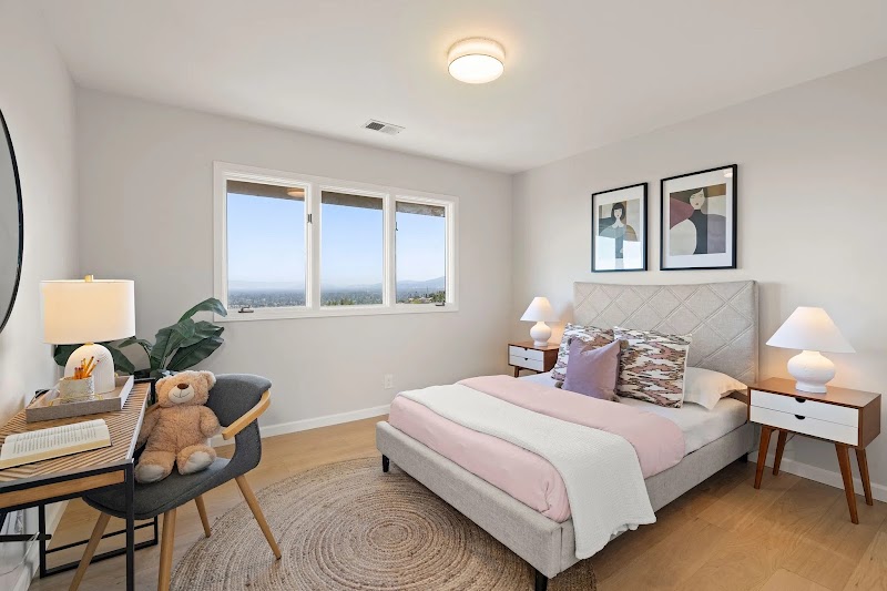 Ensy Afdari Silicon Valley REALTOR photo 2