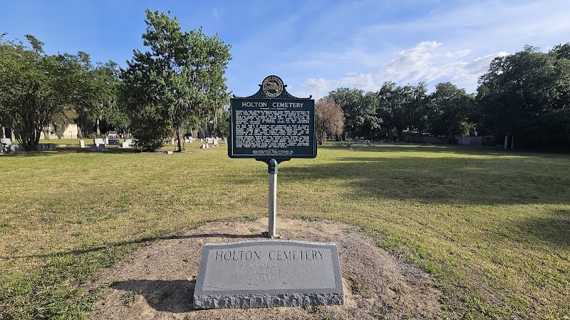 Photo of Holton Cemetery