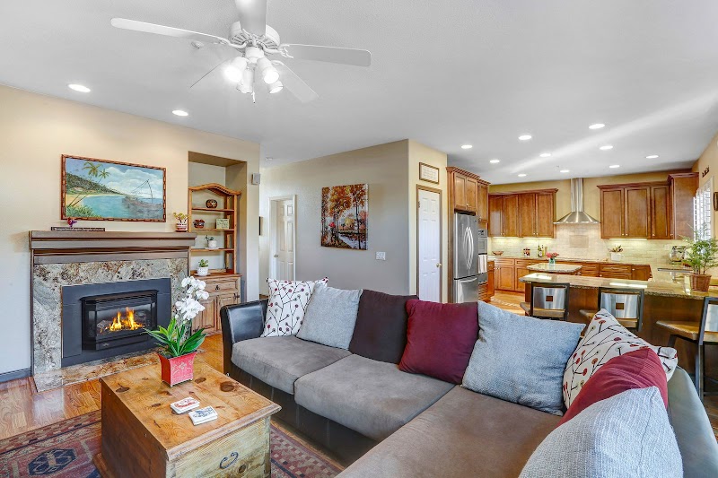 Tiffany Knef, Realtor @ Compass RE DRE # 01261601 photo 2