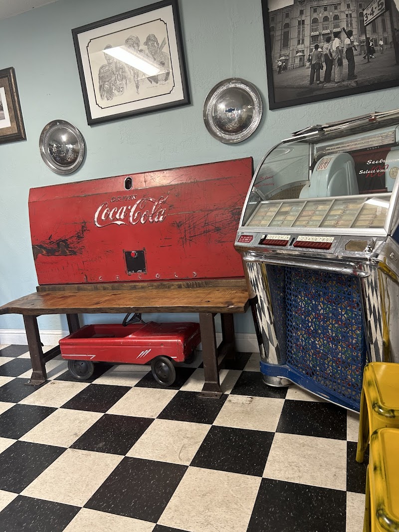 Rudy’s True Classic Barbershop photo 4