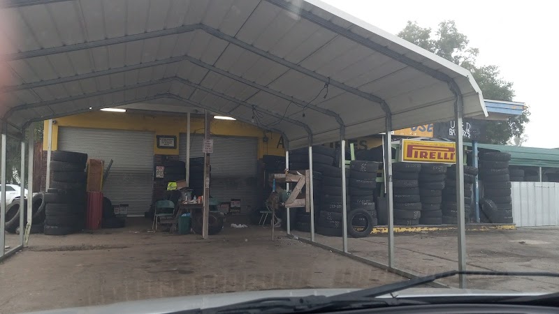 Aviles Tires photo 2