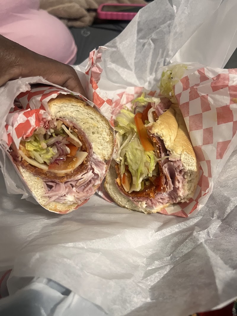 Mo's Market & Deli photo 2