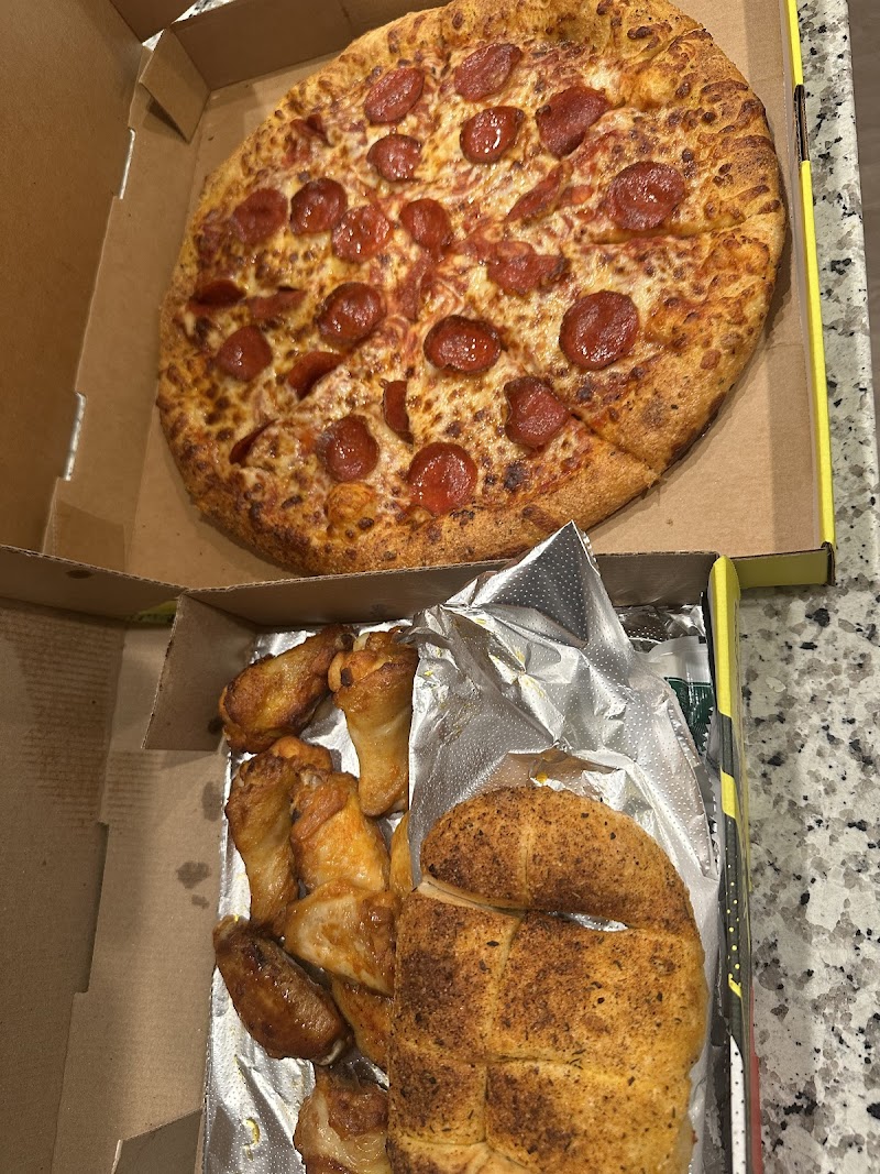 Hungry Howie's Pizza & Subs photo 4