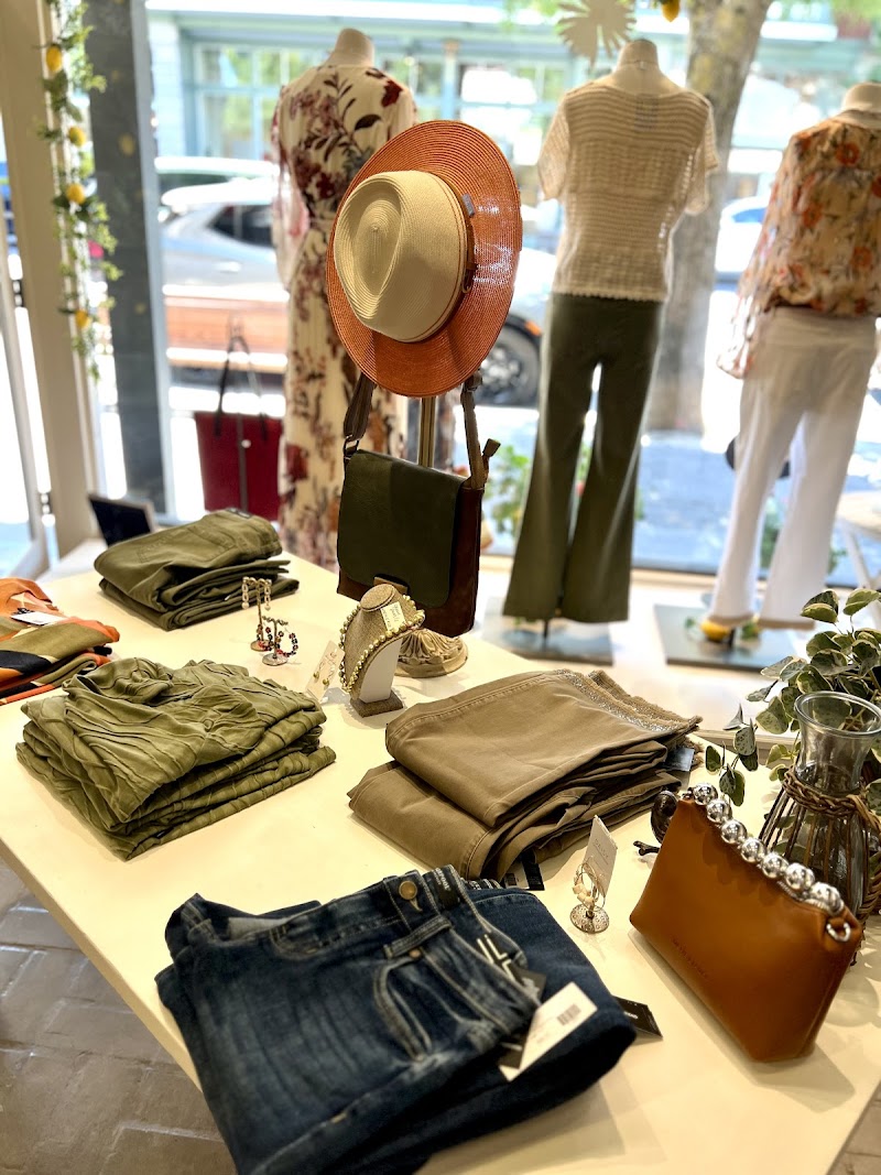 Daisy Clothing Boutique photo 4