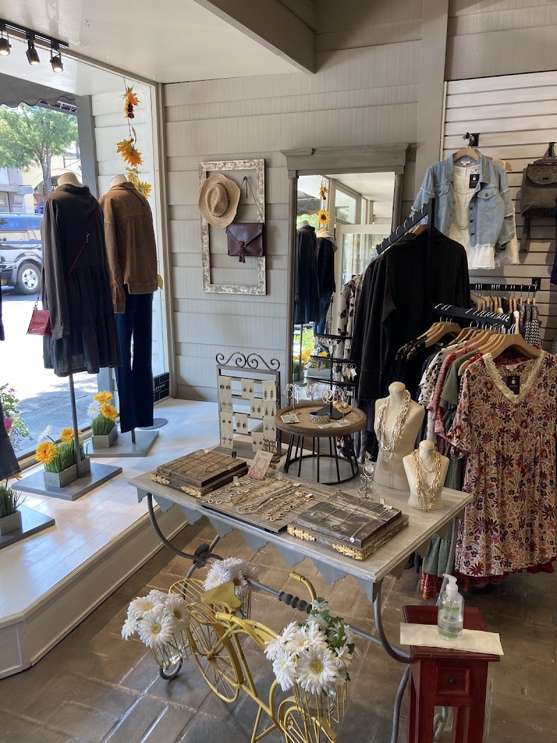 Daisy Clothing Boutique photo 2