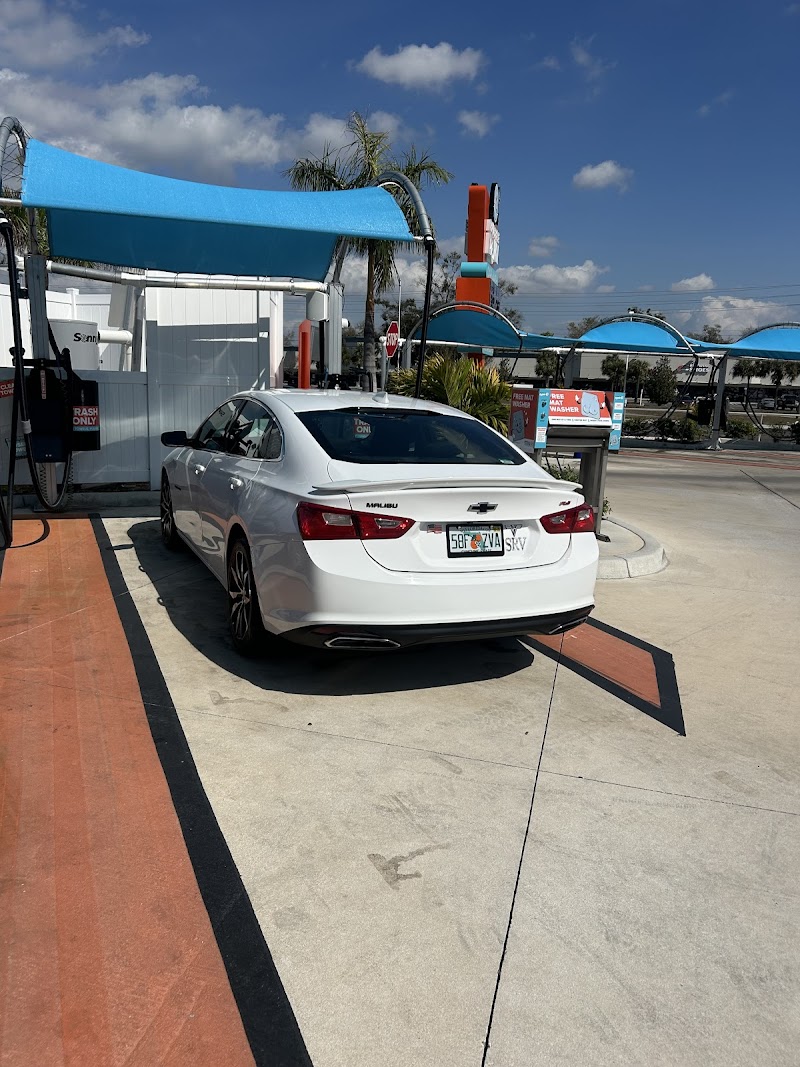 Bubble Down Car Wash photo 4