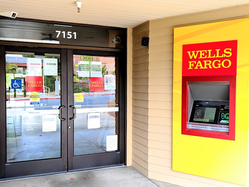 Wells Fargo ATM photo 2
