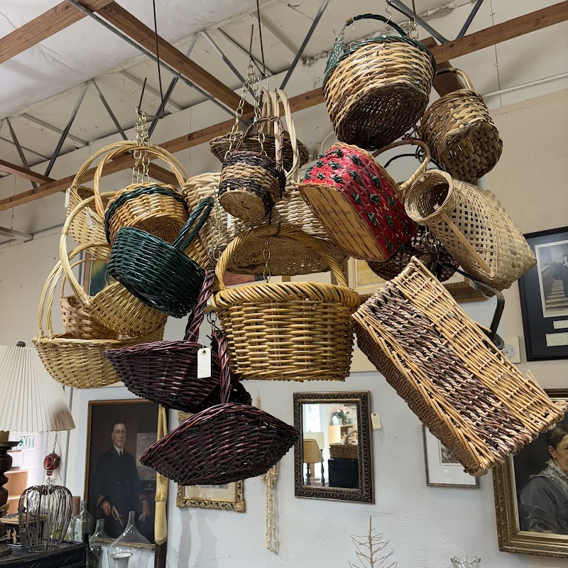 Reclaimed Antiques and Consignments photo 4