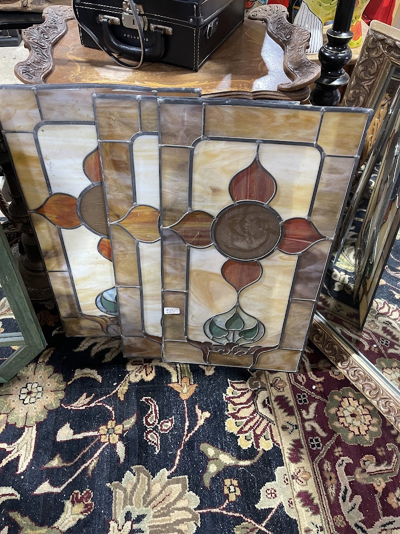 Reclaimed Antiques and Consignments photo 2