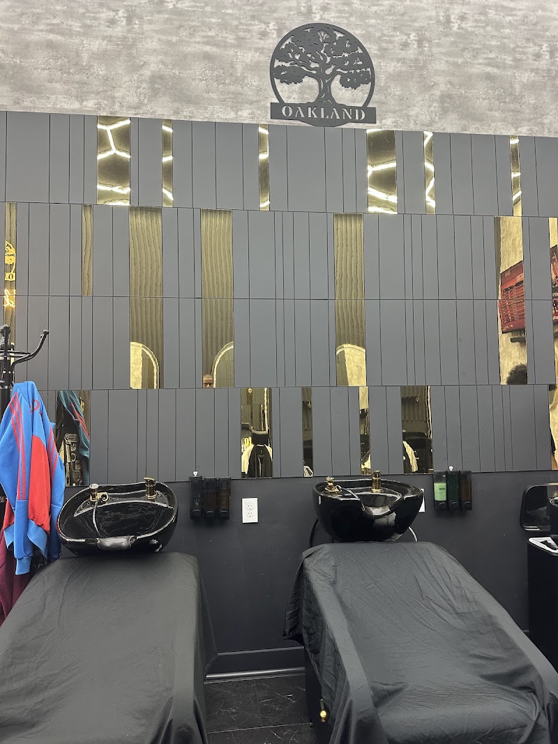 Golden Roots Barber Lounge photo 5