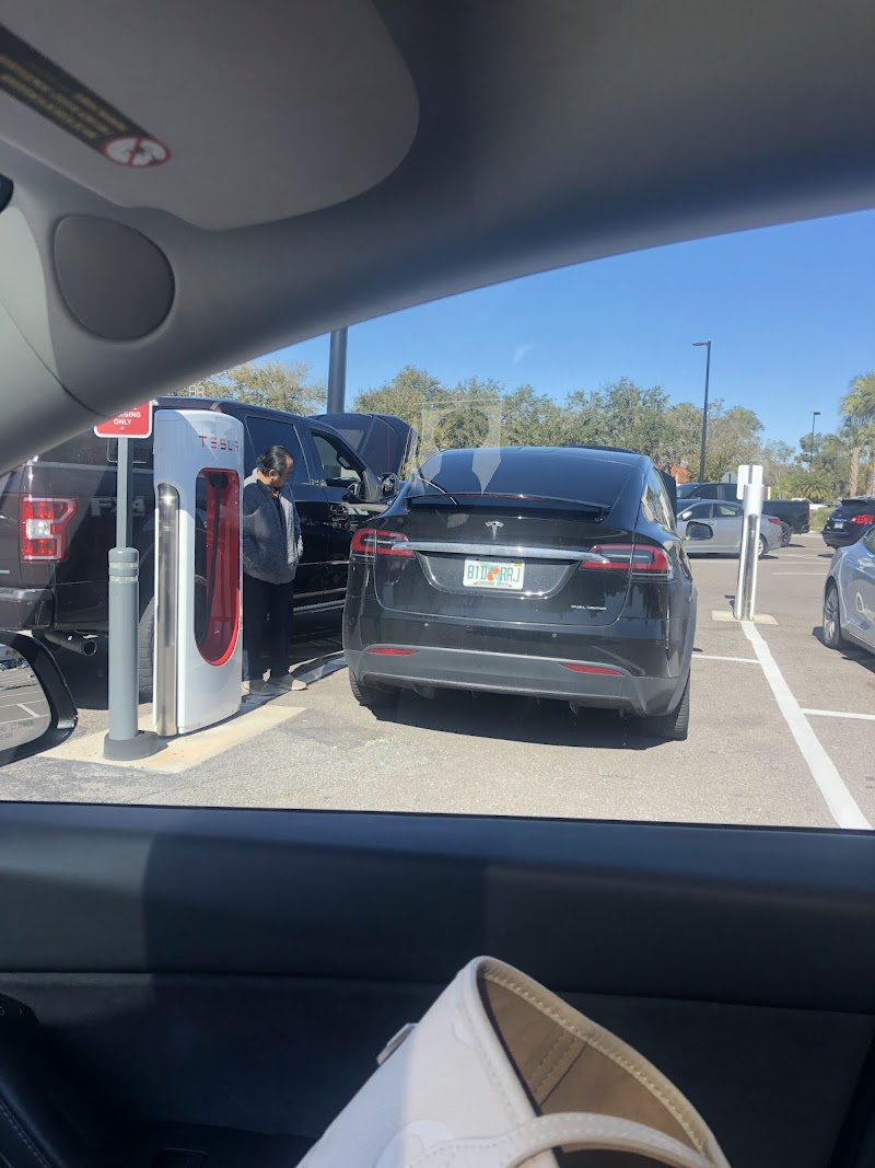 Tesla Supercharger photo 2