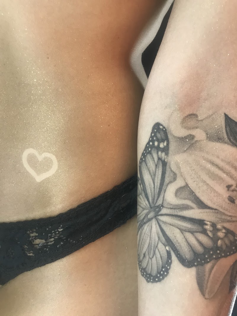 Hula Honey Glow - Spray Tan photo 2