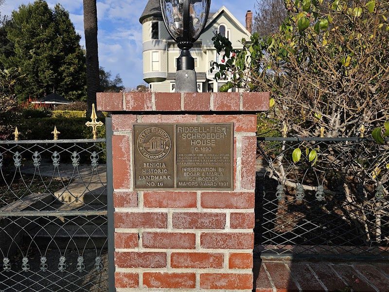 Riddell-Fish House photo 3