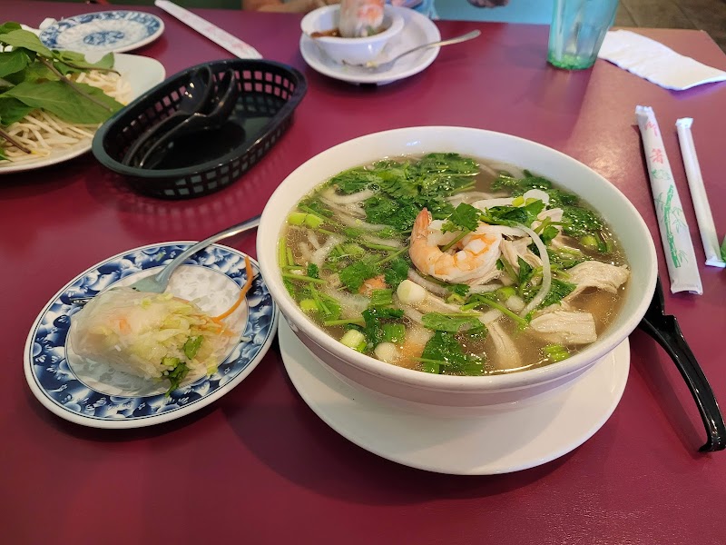 V.Nam Pho photo 3