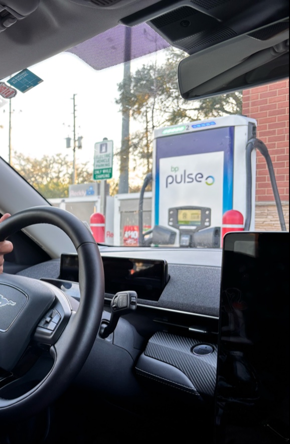 bp pulse Charging Station photo 2
