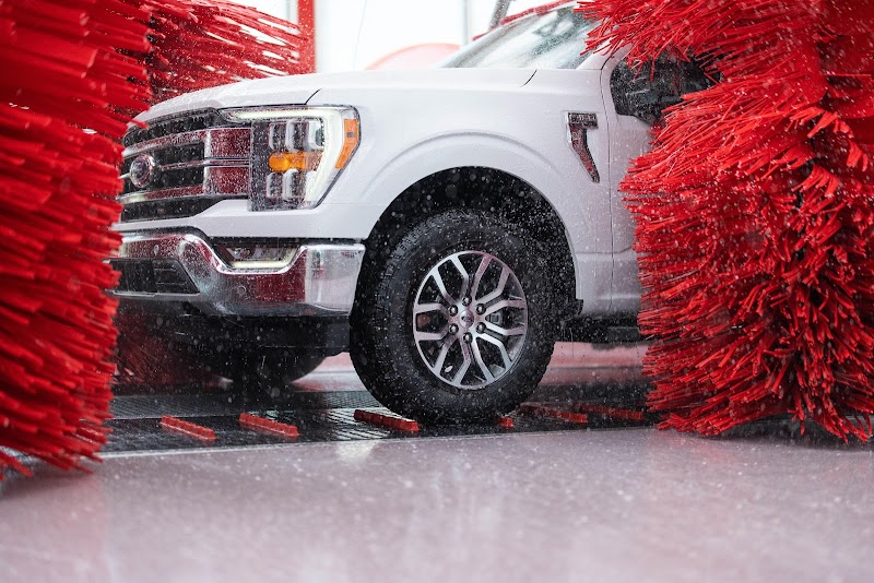 Tommy's Express® Car Wash photo 3