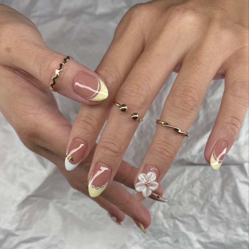 Gemini Nail & Eyelashes photo 2