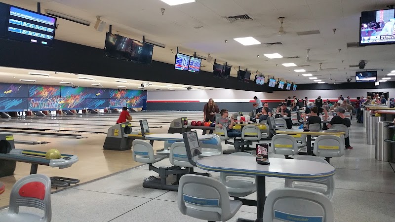 Bowlero Glendale photo 5