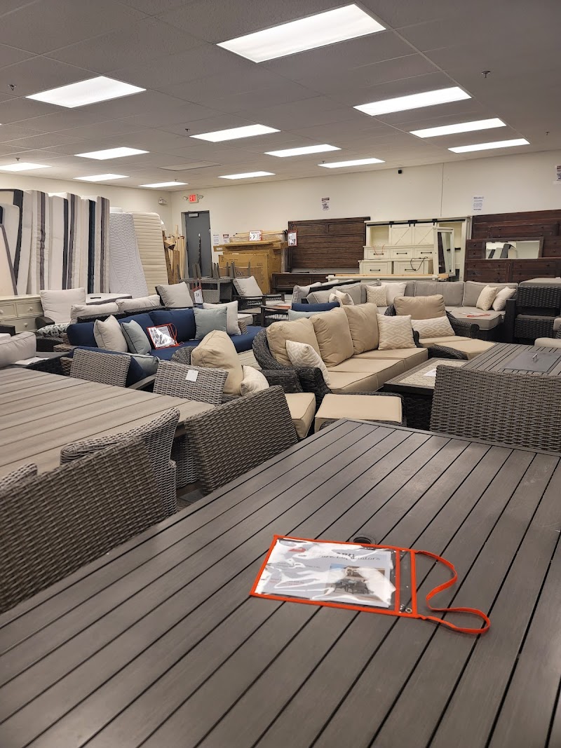 Red Barn Furniture Liquidators photo 4