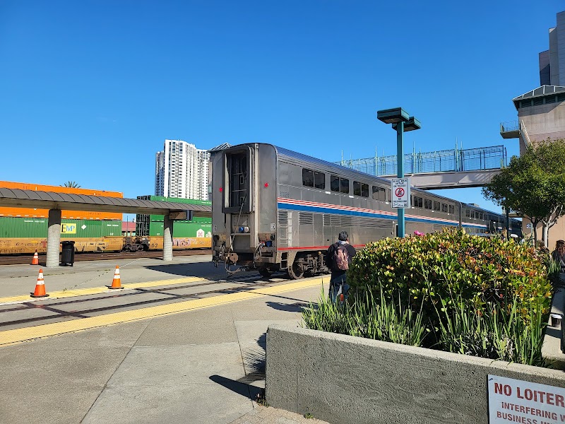 Emeryville Amtrak Station photo 4