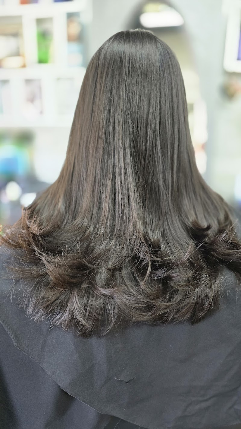 The perfect salon by Delma photo 2