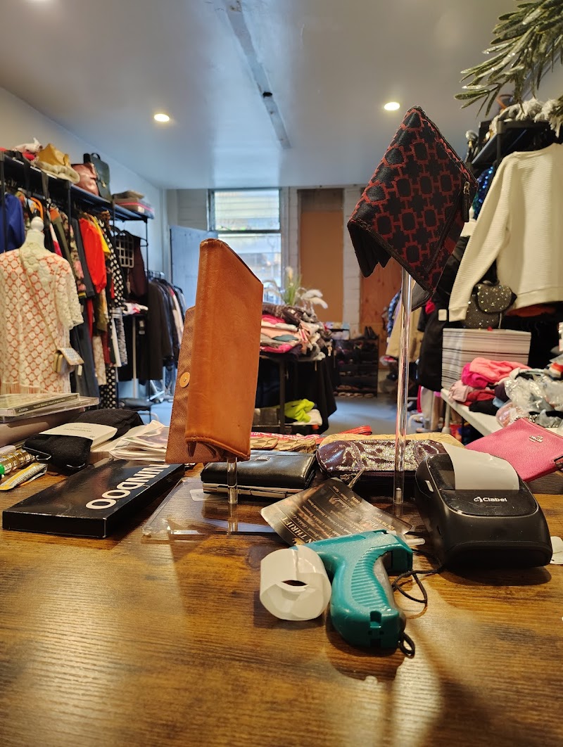 CROWN THRIFT photo 2