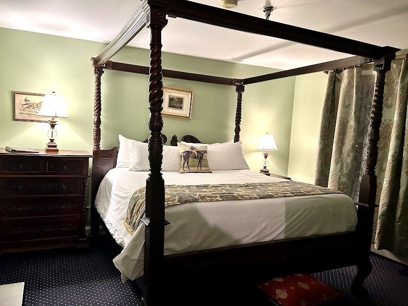 The Inn at Saratoga photo 2