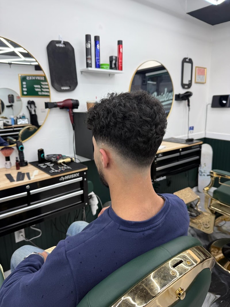 Residents Barbershop photo 5