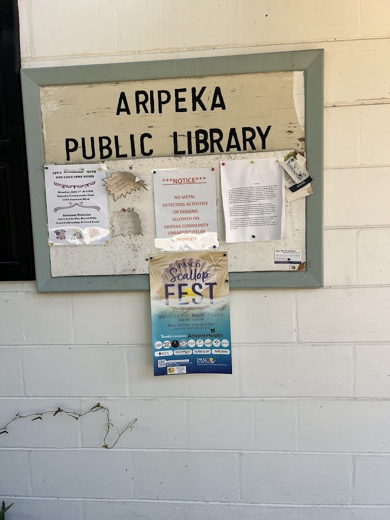 Aripeka Library photo 5