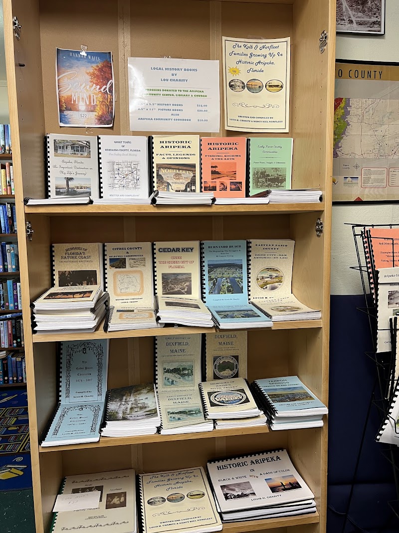 Aripeka Library photo 4