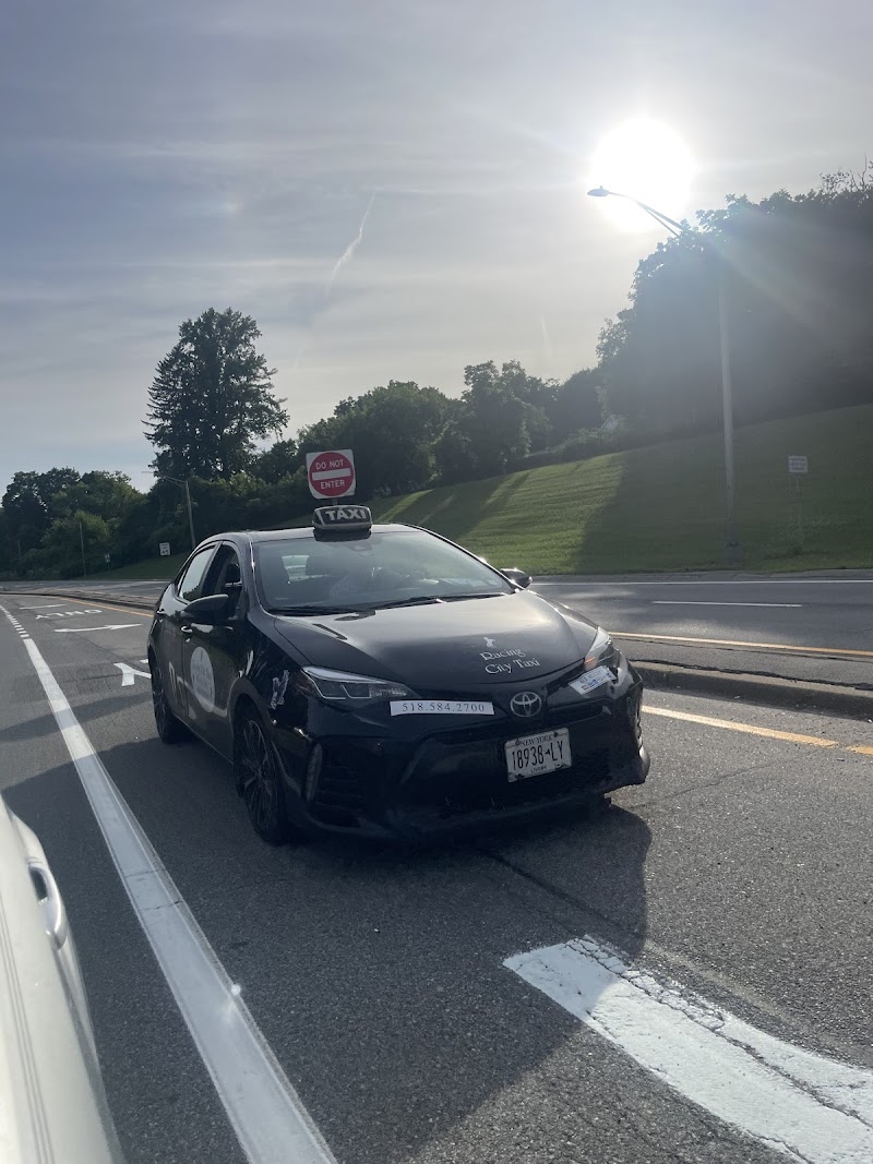 Saratoga Taxi photo 4
