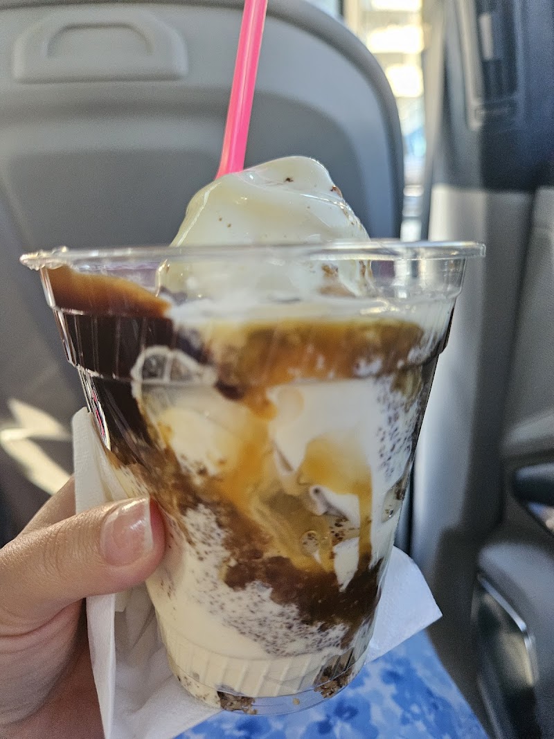 Yogurt Deluxe photo 4