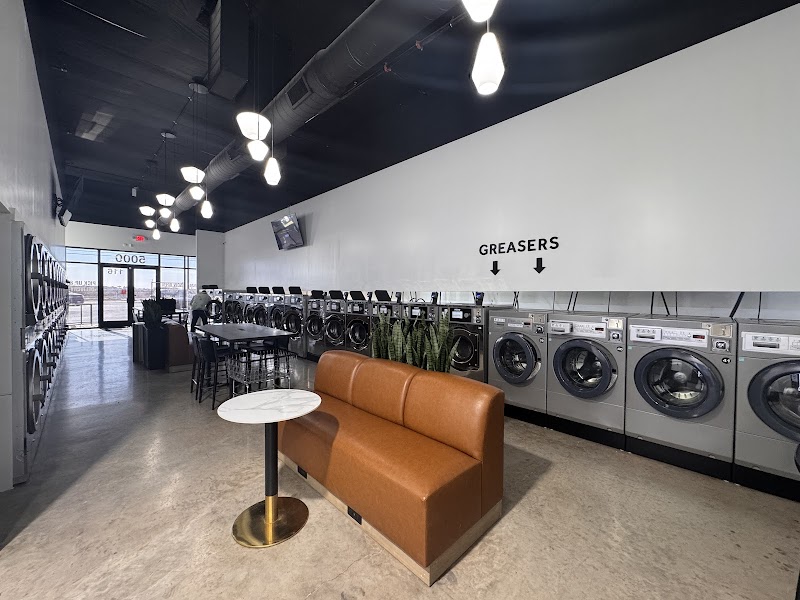 Clean To a T Laundromat photo 2