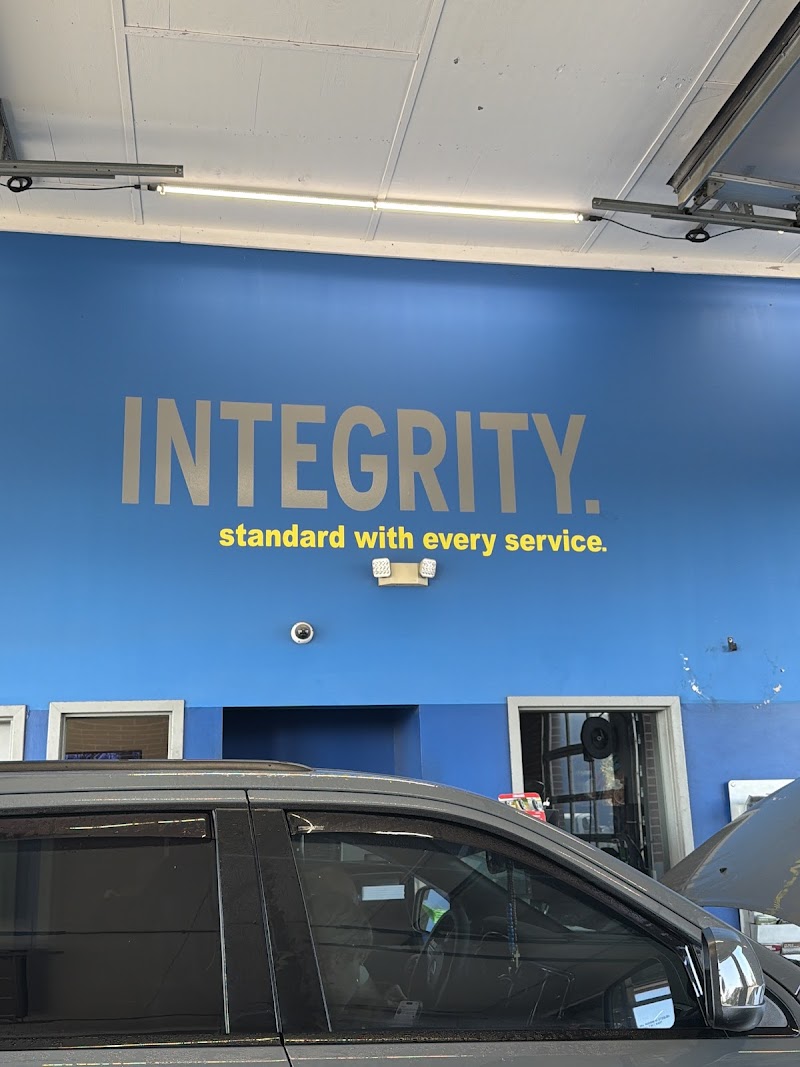 Express Oil Change & Tire Engineers photo 4