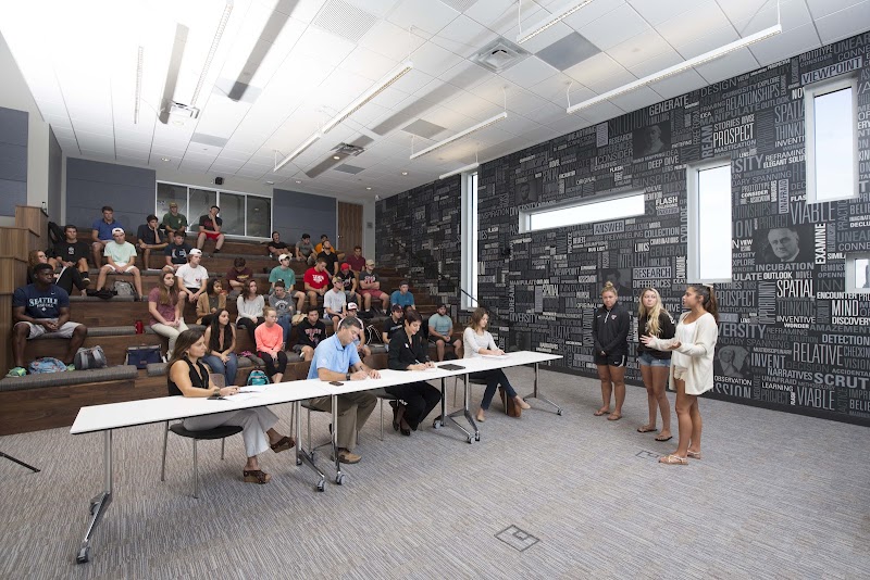John P. Lowth Entrepreneurship Center photo 4