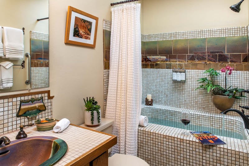 Adobe Rose Inn Bed and Breakfast photo 4