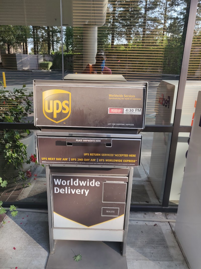 FedEx Drop Box photo 5