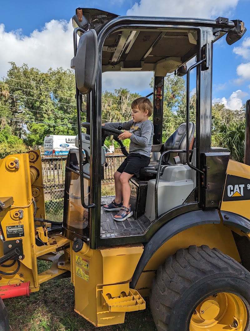 Moyer Trucks & Equipment Inc photo 4