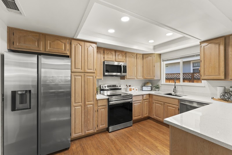 Karen Ho, Founder | Broker - Symmetry Real Estate photo 4